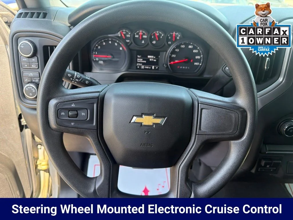 Used 2020 Silver Ice Metallic Chevrolet Custom image 29