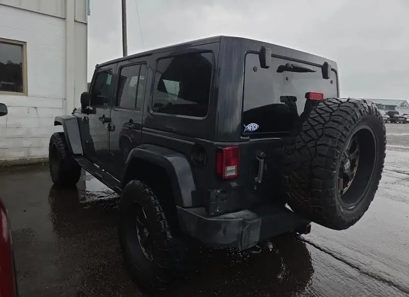 Used 2017 Rhino Clearcoat Jeep Sahara image 4