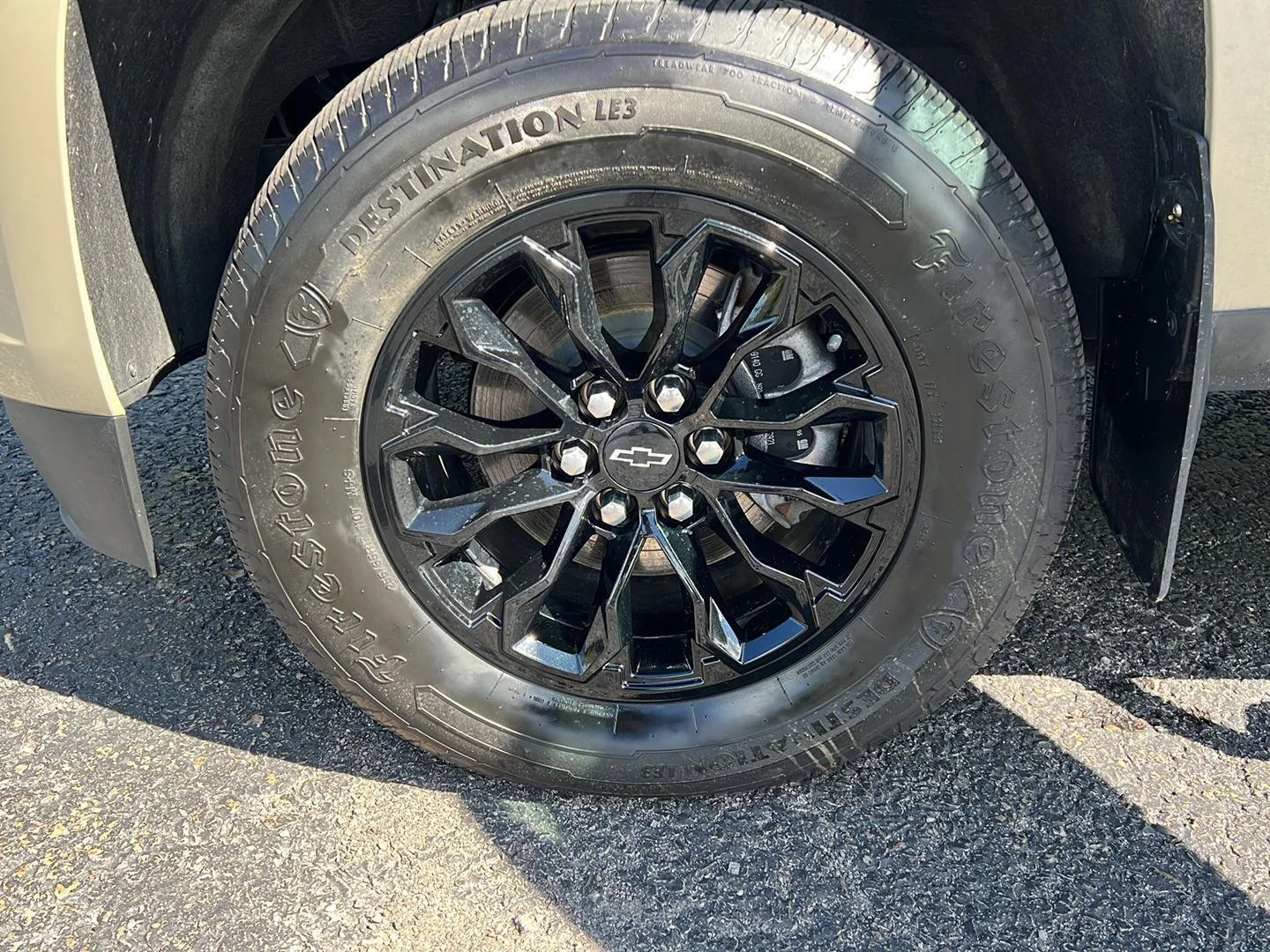 Used 2022 Sand Dune Metallic Chevrolet 4WD Z71 image 24