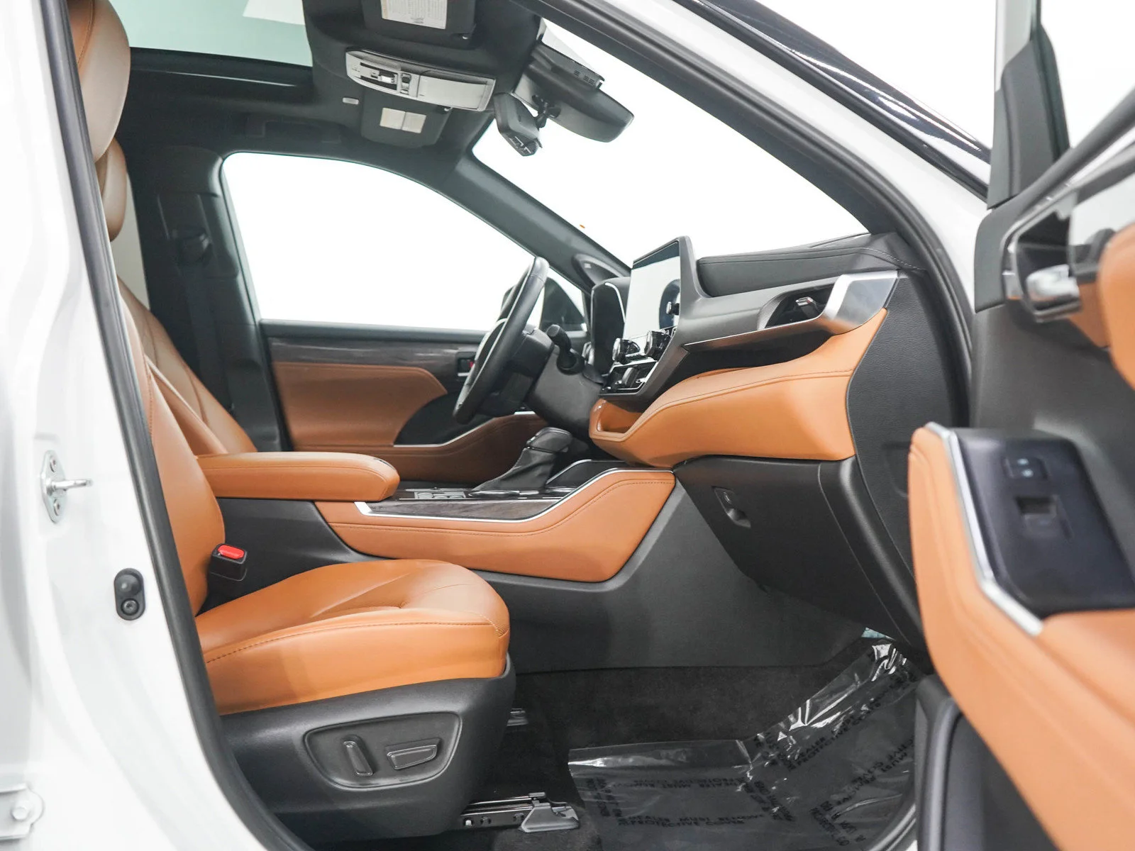 Used 2023  Toyota Hybrid Platinum image 10