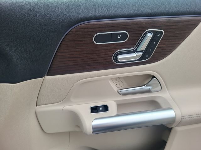 New 2026 Mountain Grey Metallic Mercedes-Benz GLA 250 image 17