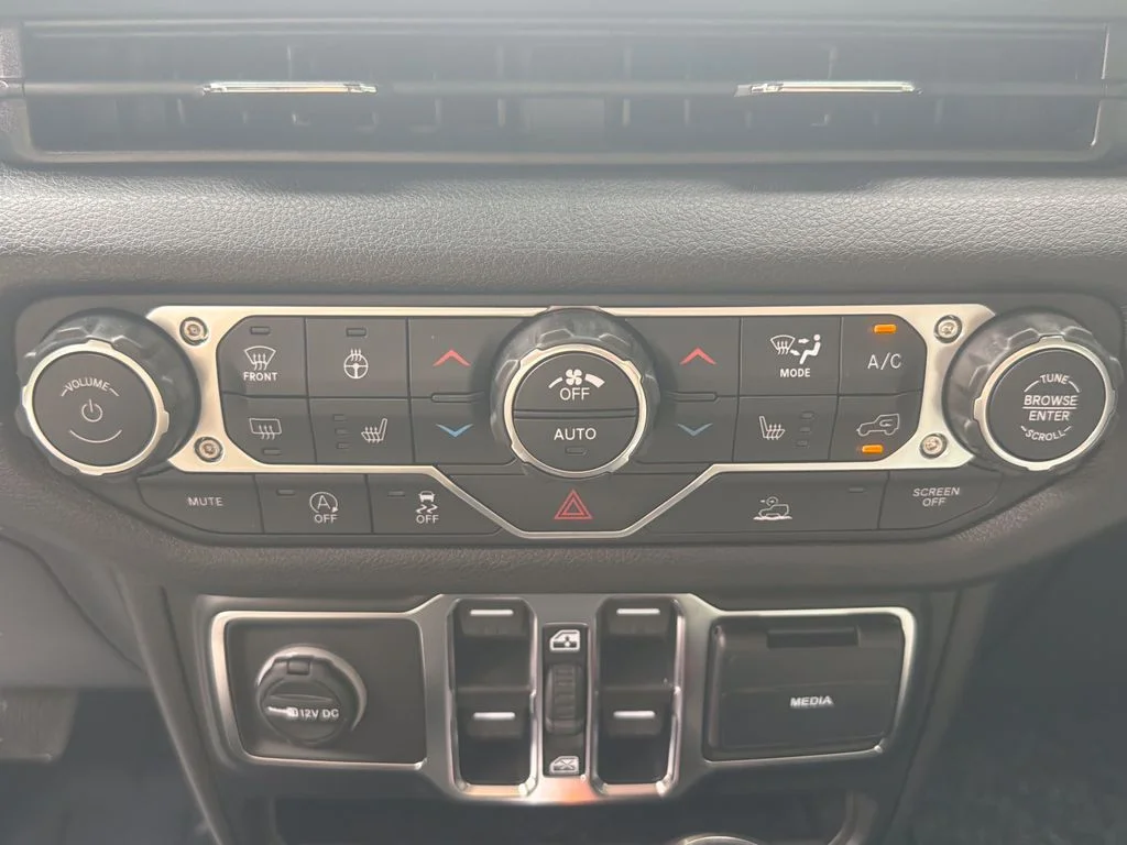 New 2026 Granite Crystal Metallic Clear-Coat Exterior Paint Jeep 85th Anniversary Edition image 25