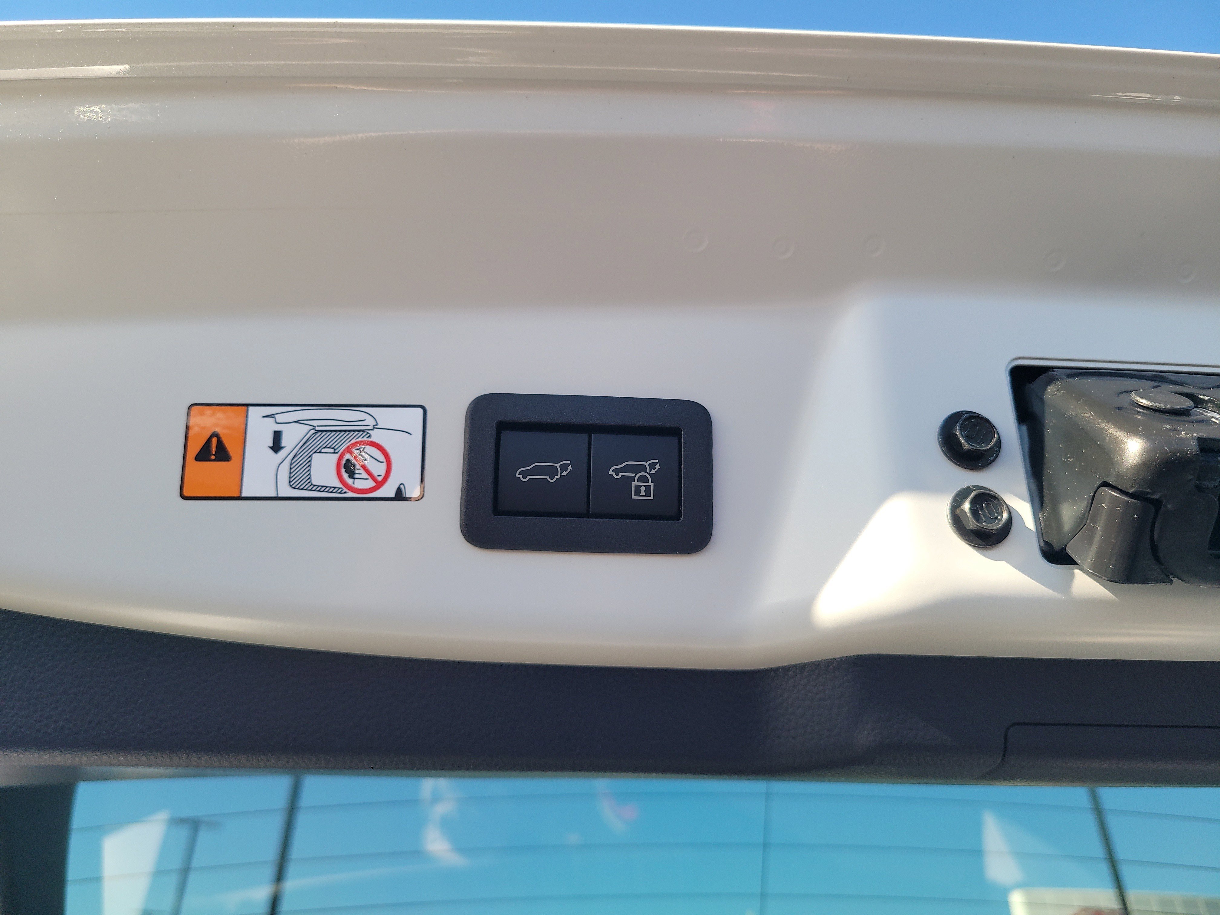 New 2026 Wind Chill Pearl <sup>1</sup> Toyota  XSE Premium image 27