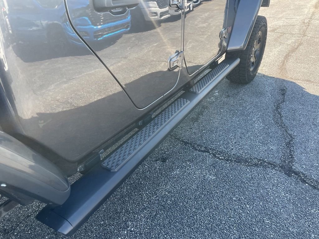 Used 2021 Gray Jeep Mojave image 13