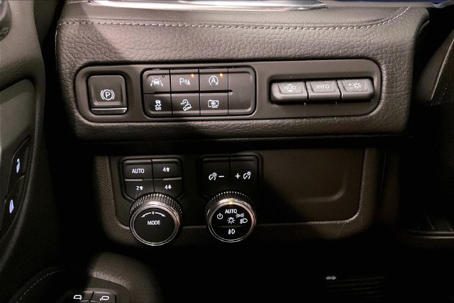 Used 2023 Onyx Black GMC Denali image 38