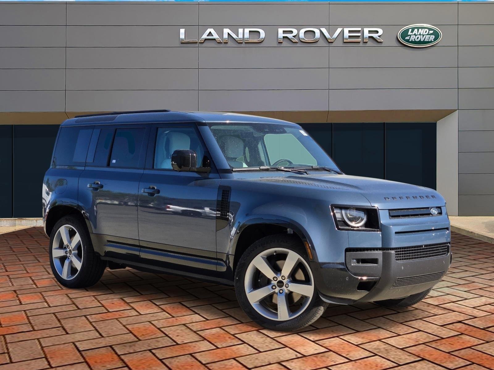 2026 Land Rover Defender 110 X-Dynamic SE