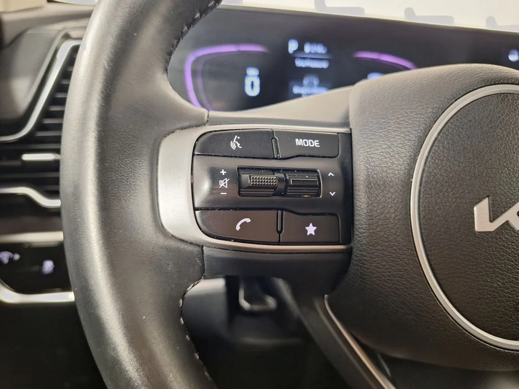 Used 2025 Sapphire Blue Kia EX image 19
