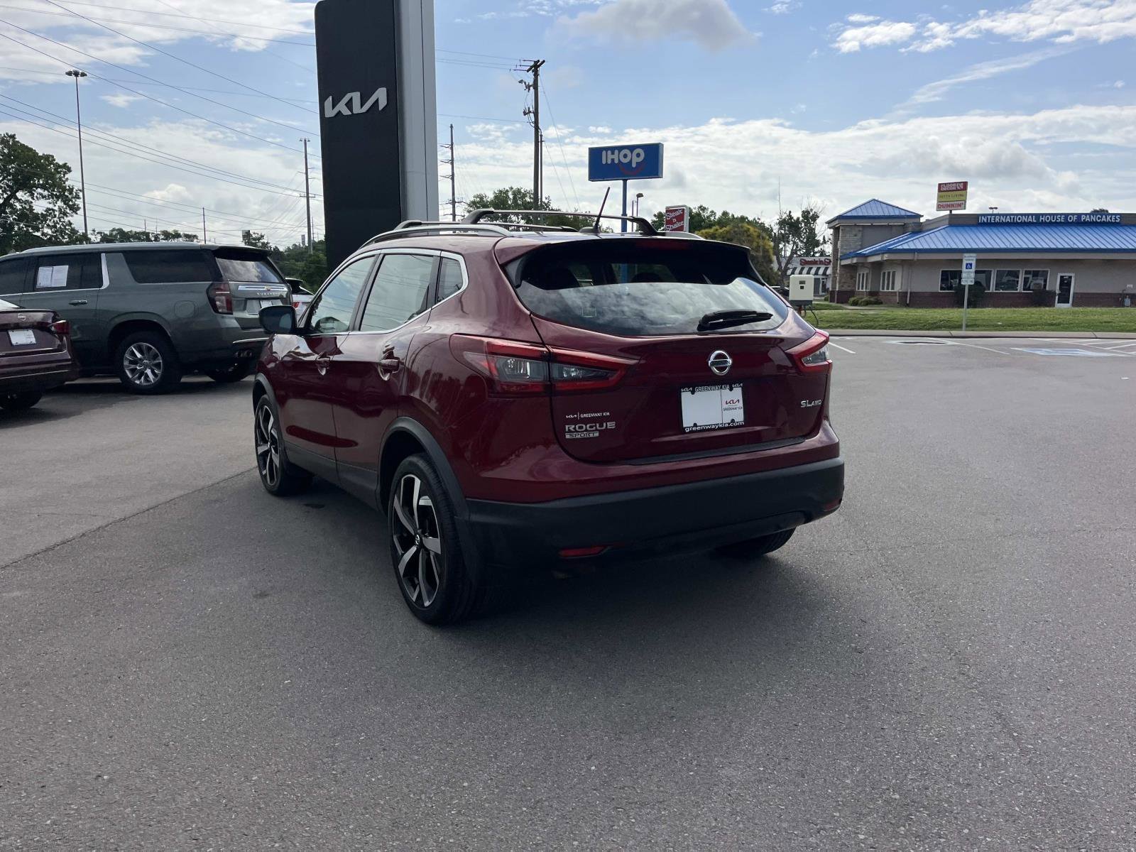 Used 2021 Scarlet Ember Tintcoat Nissan SL image 5
