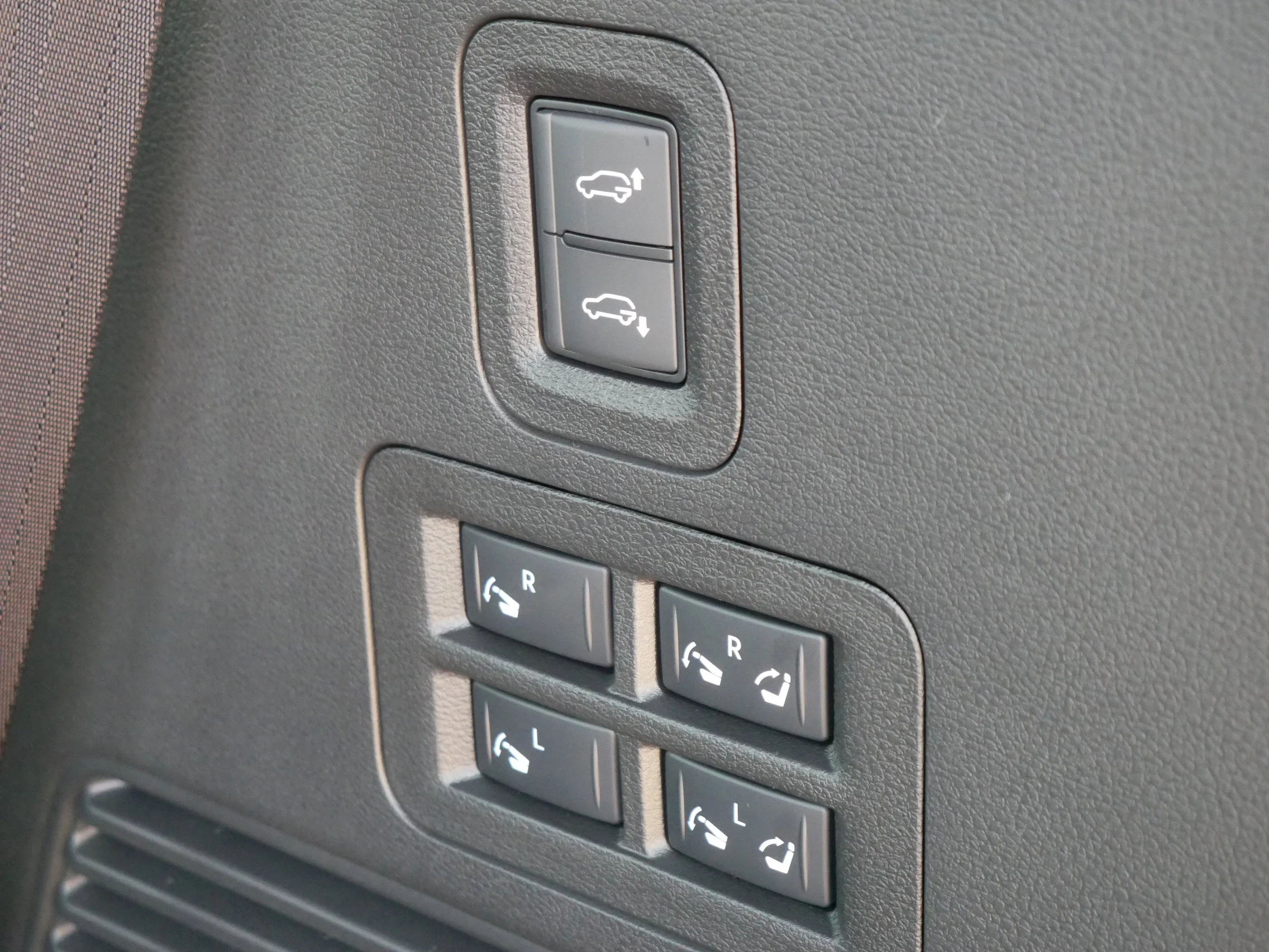 2026 Nissan Armada PRO-4X - Photo 25
