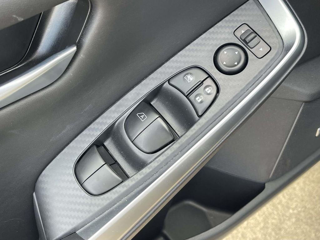 Used 2025 Black Nissan SR image 18