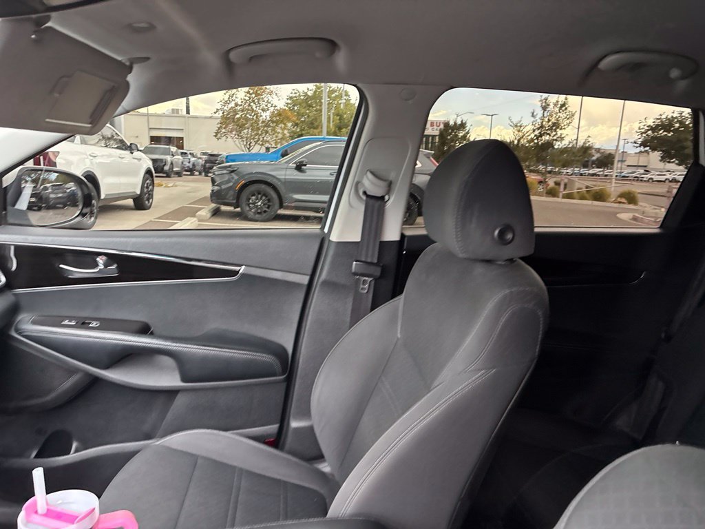 Used 2020 White Kia LX image 17