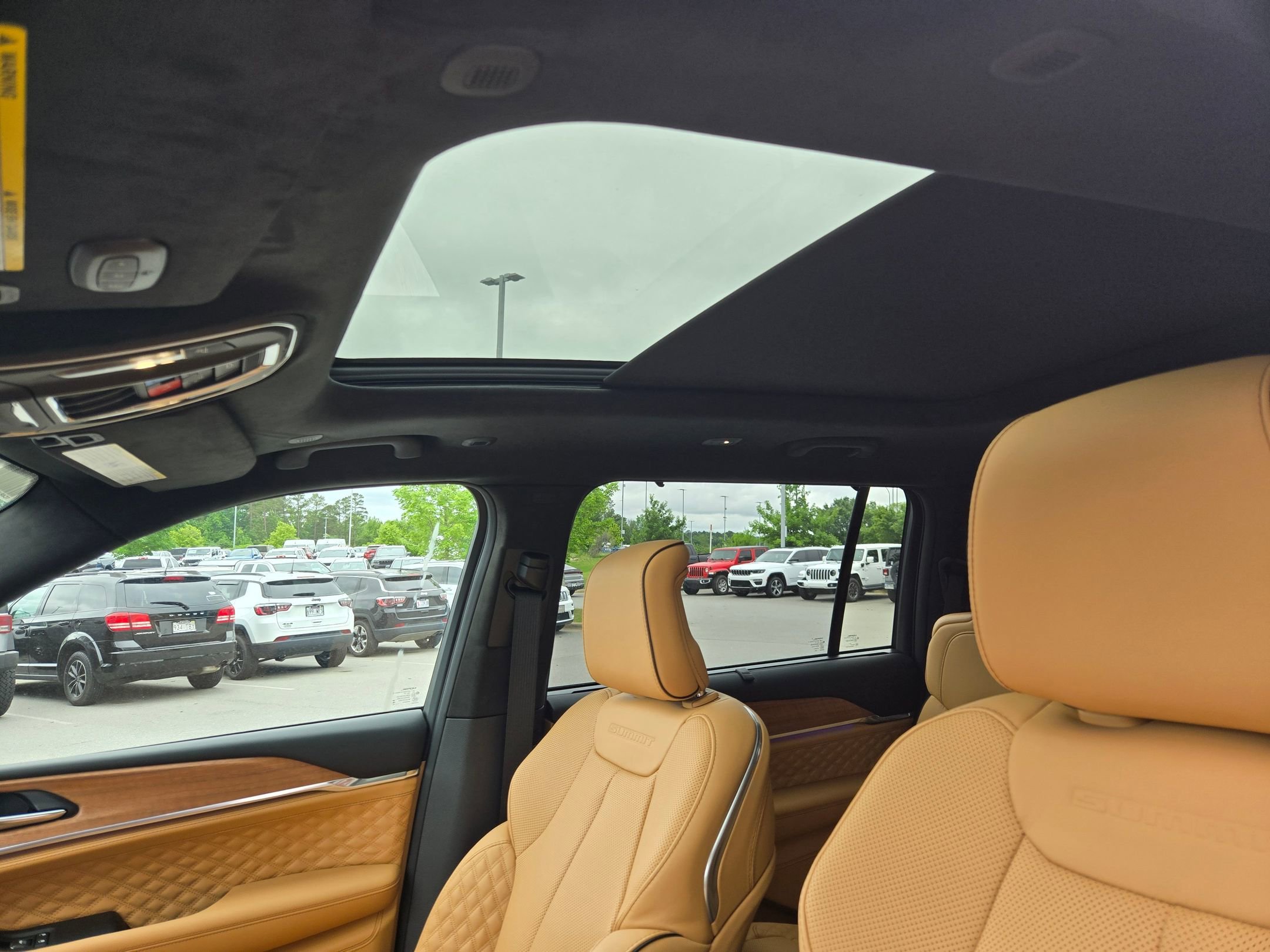 New 2026 Velvet Red Pearl-Coat Exterior Paint Jeep Summit image 24