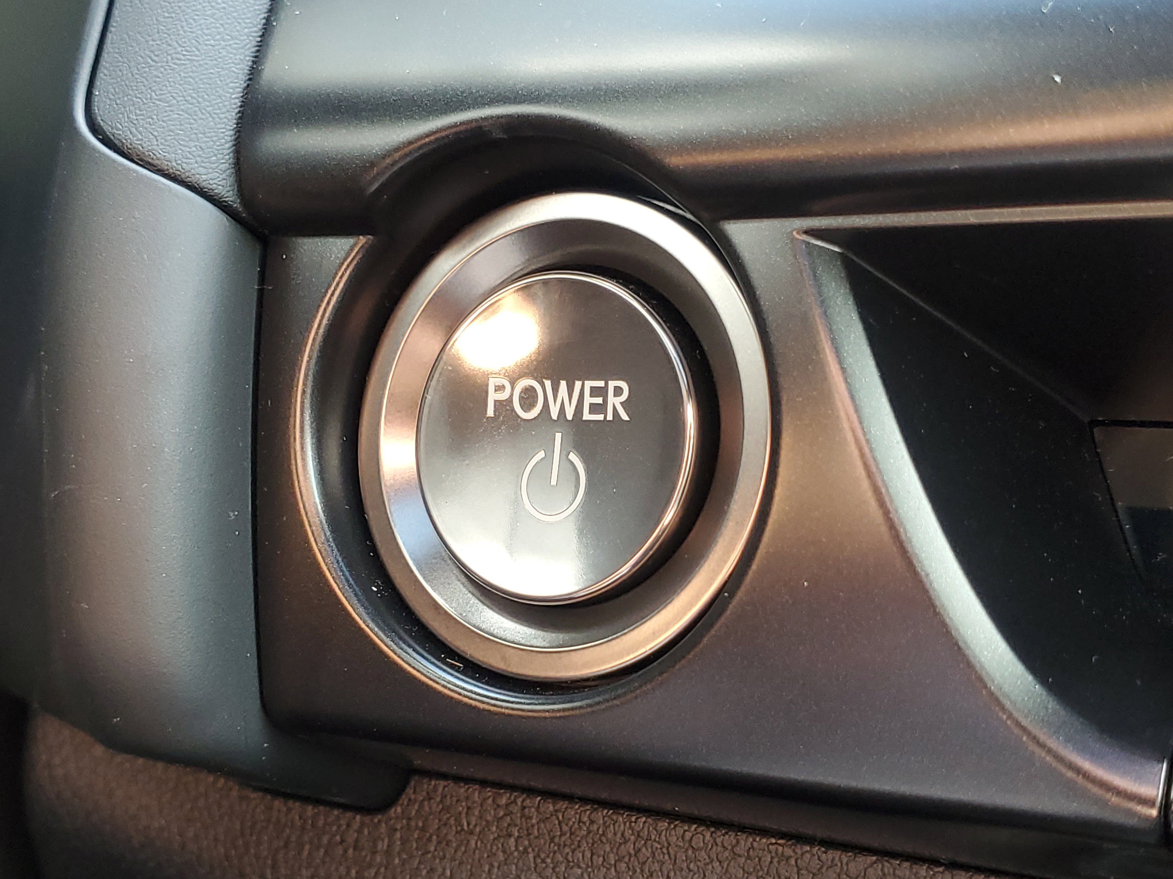 2025 Lexus UX Hybrid 300h - Photo 31