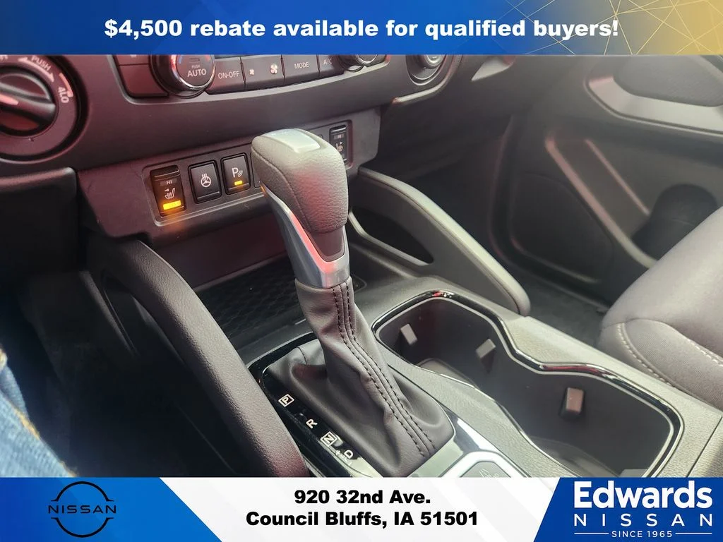 New 2026 Boulder Gray Pearl Nissan Crew Cab SV image 27