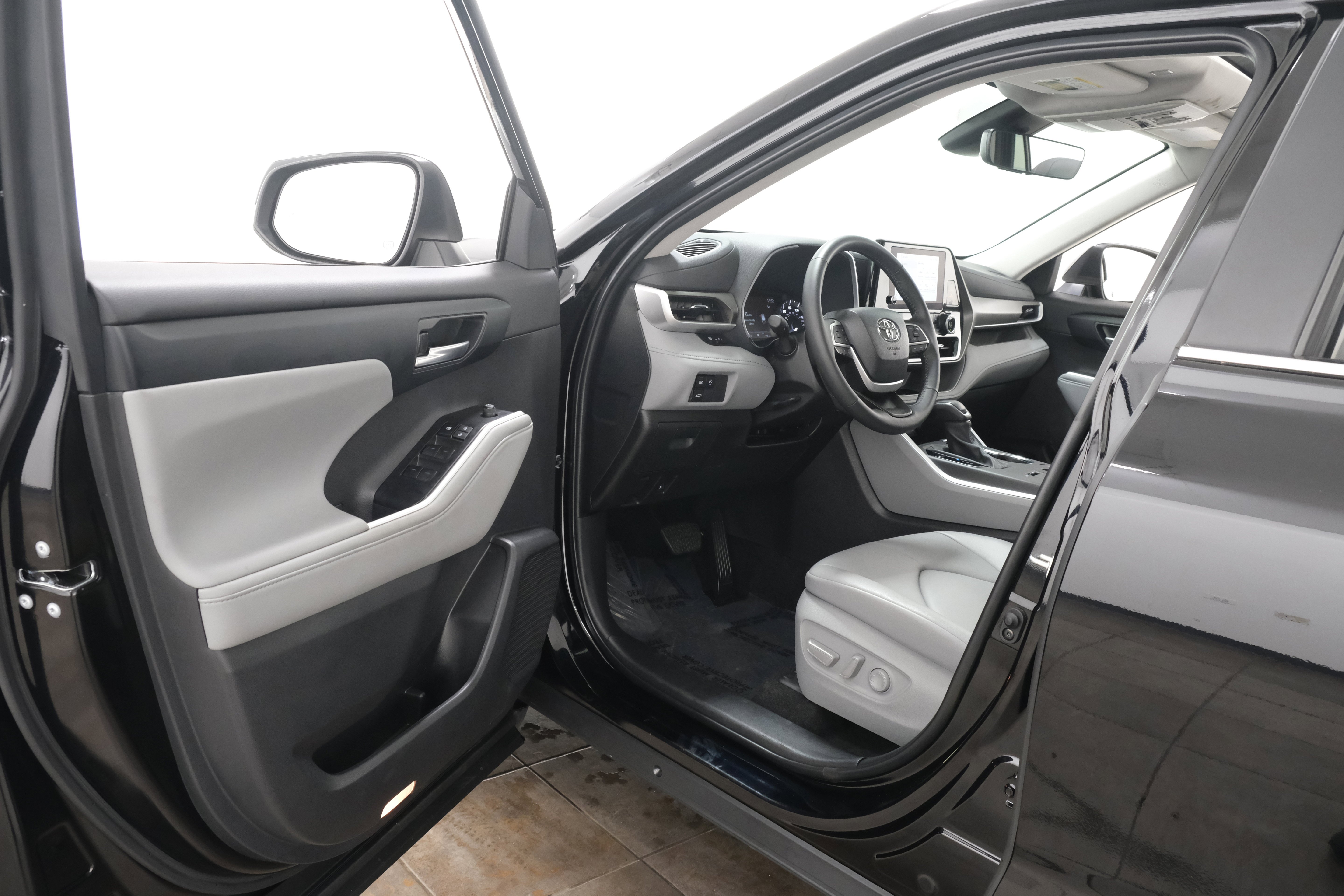 2024 Toyota Highlander XLE - Photo 24