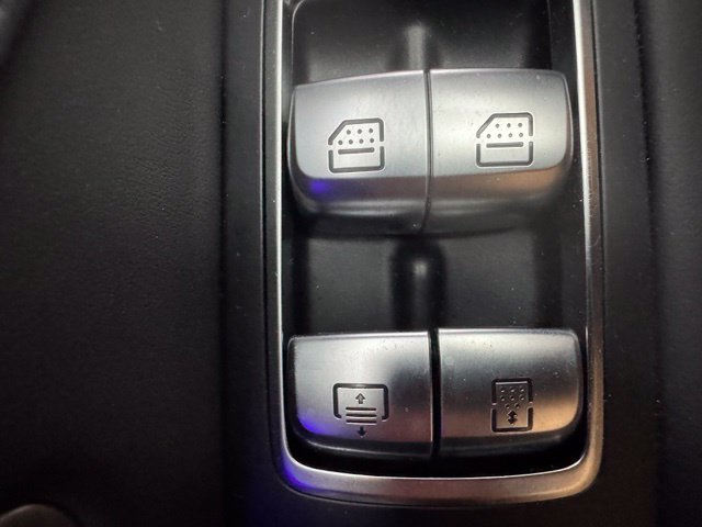 Used 2015 Black Mercedes-Benz S 600 image 22