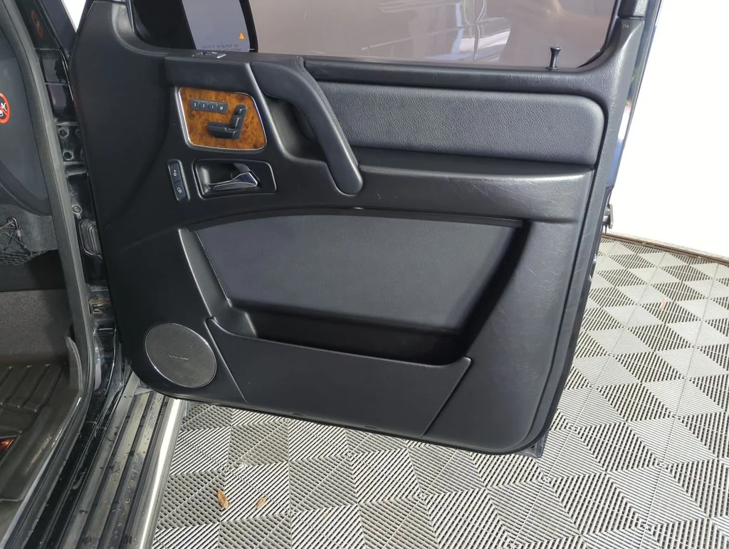 Used 2013  Mercedes-Benz G 550 image 32