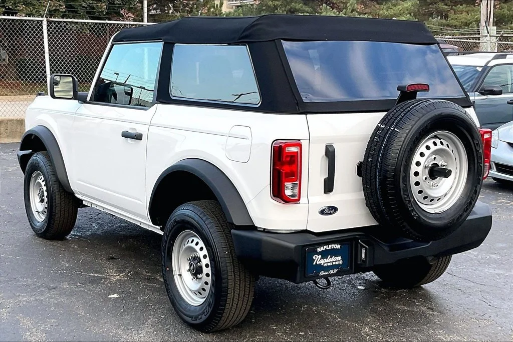 Used 2025 Oxford White Ford Base image 10