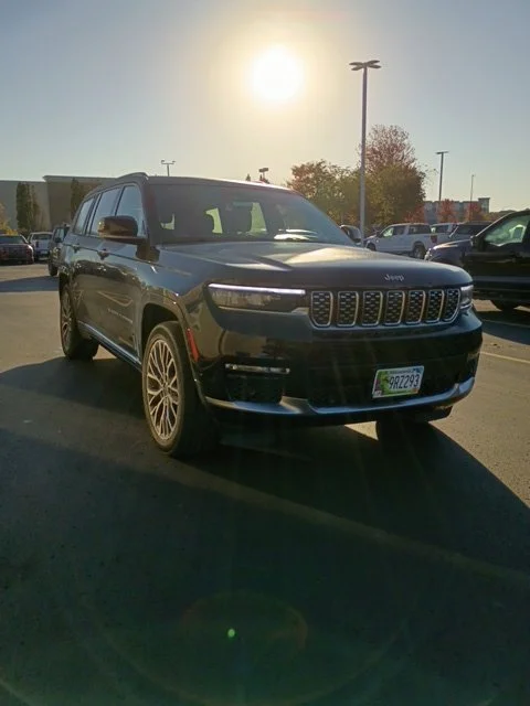 Used 2021 Black Jeep Summit image 1