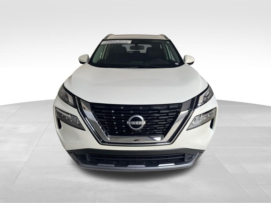 Used 2023 White Nissan SL image 8