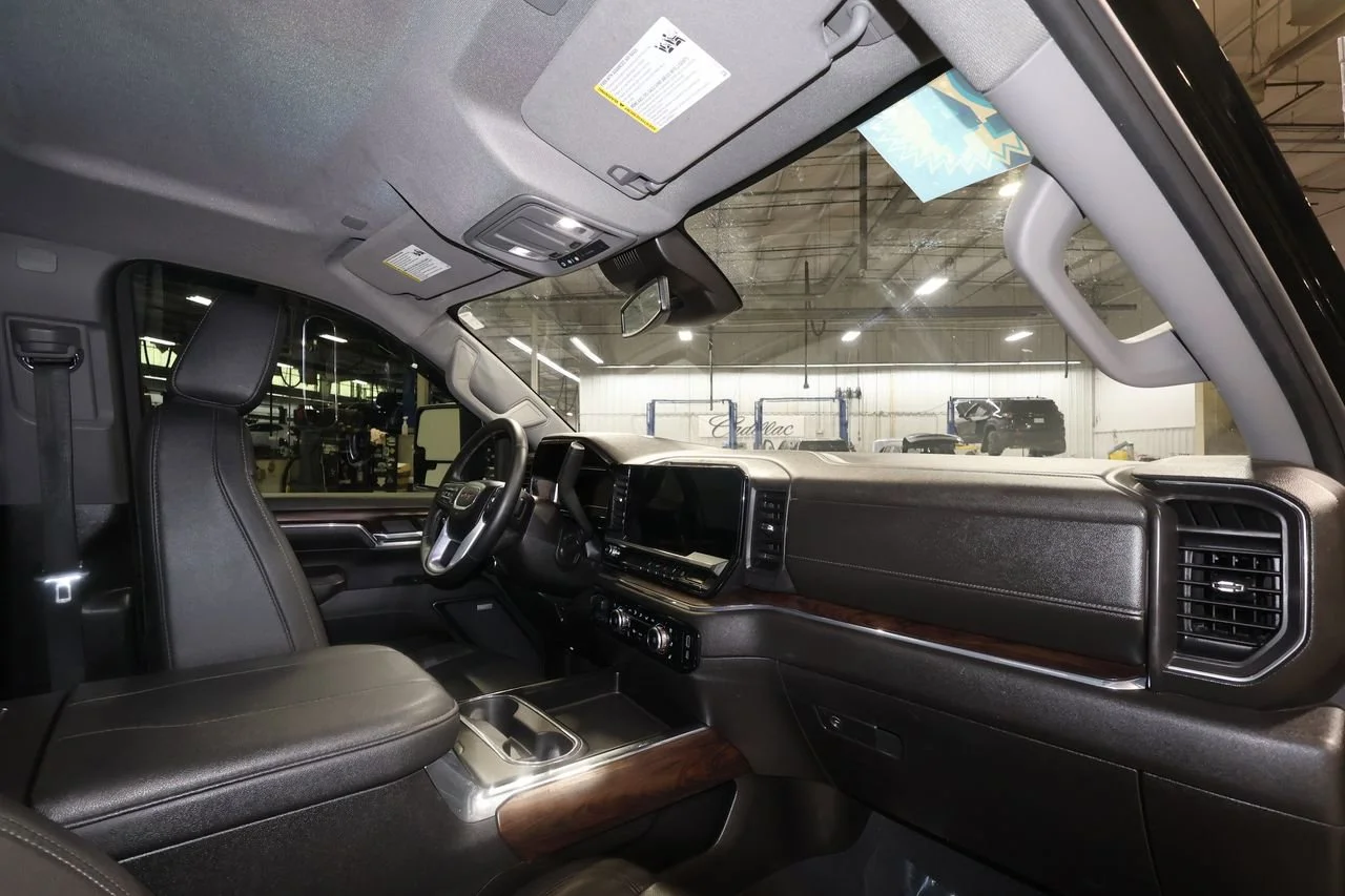Used 2024 Onyx Black GMC SLT image 29
