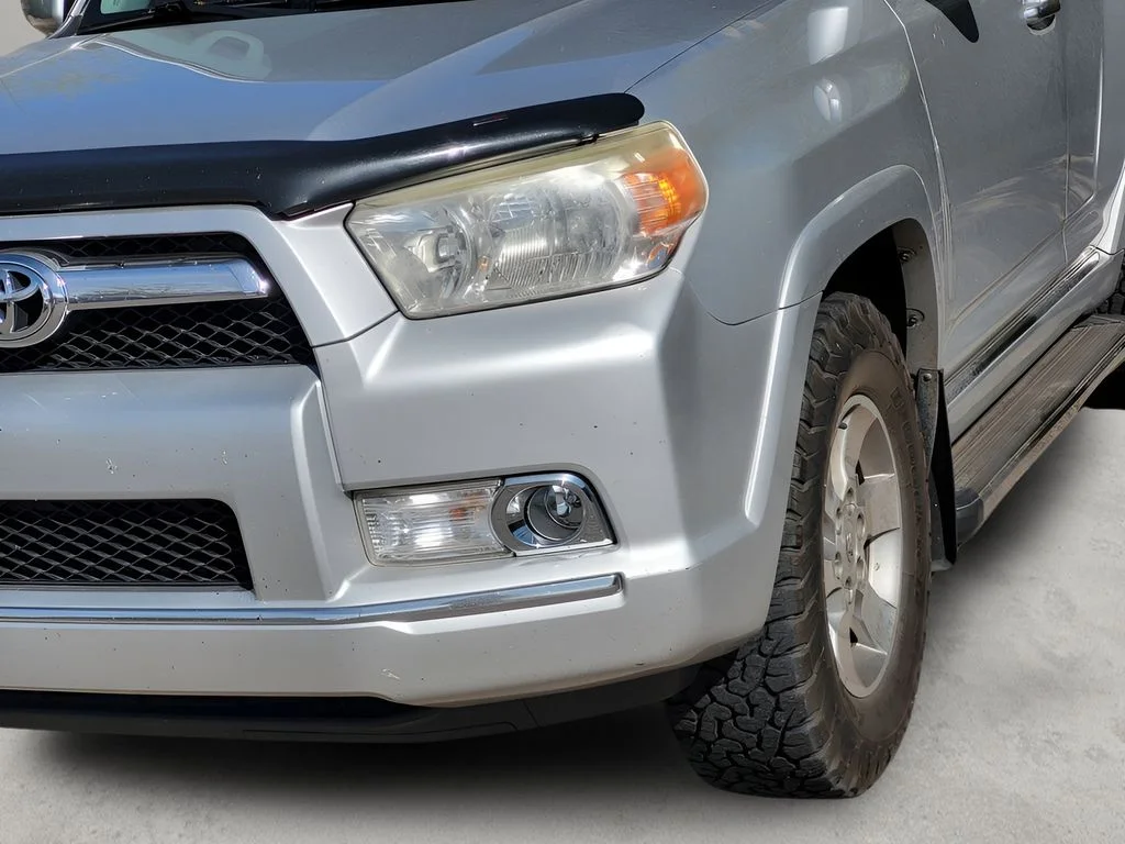 Used 2013 Classic Silver Metallic Toyota SR5 image 24