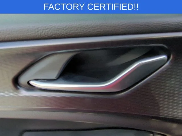 Used 2023 Red Jeep Altitude image 13
