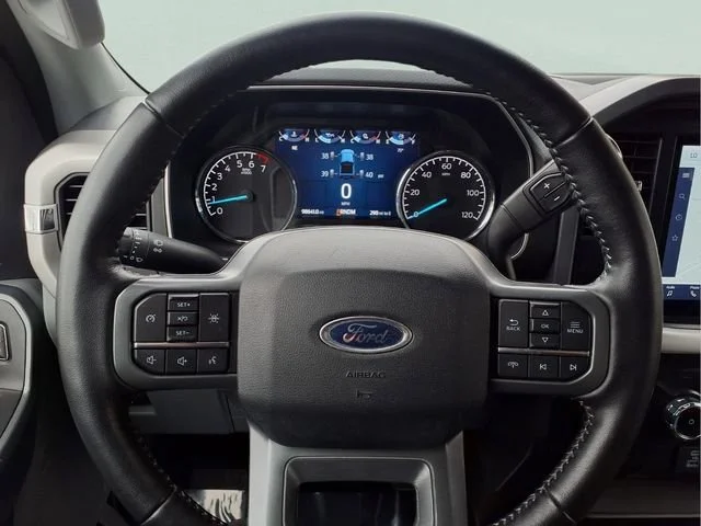 Used 2022  Ford XL image 10