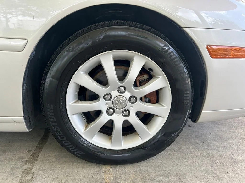 Used 2002  Lexus 300 image 21