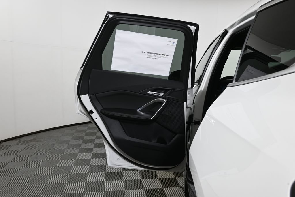 Used 2026 Alpine White BMW xDrive28i image 31