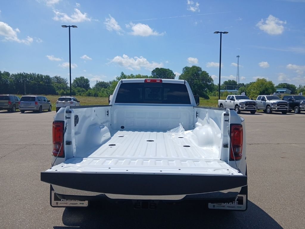 2026 RAM 3500 Tradesman - Photo 11