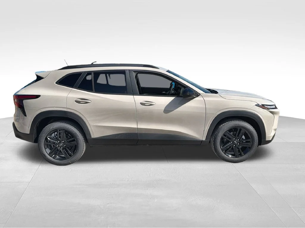 2026 Chevrolet Trax Activ - Photo 8