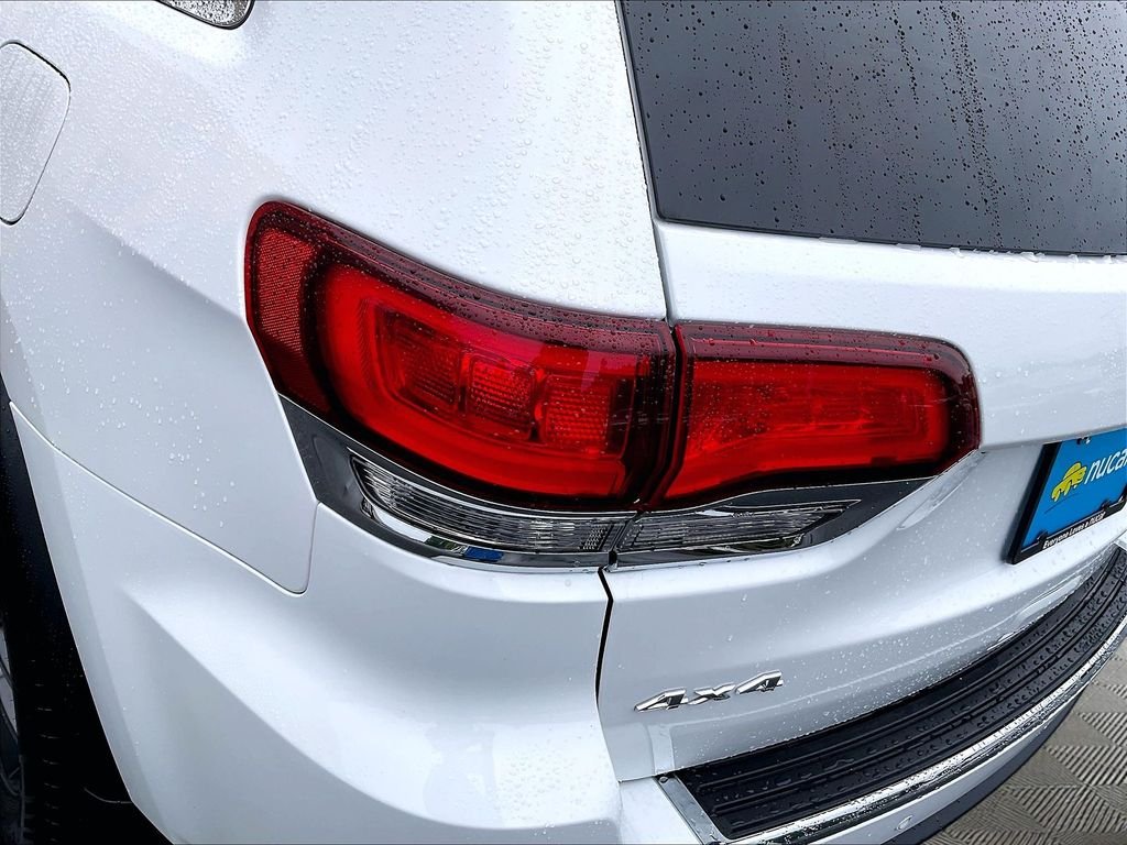 Used 2020 Bright White Clearcoat Jeep Limited image 34