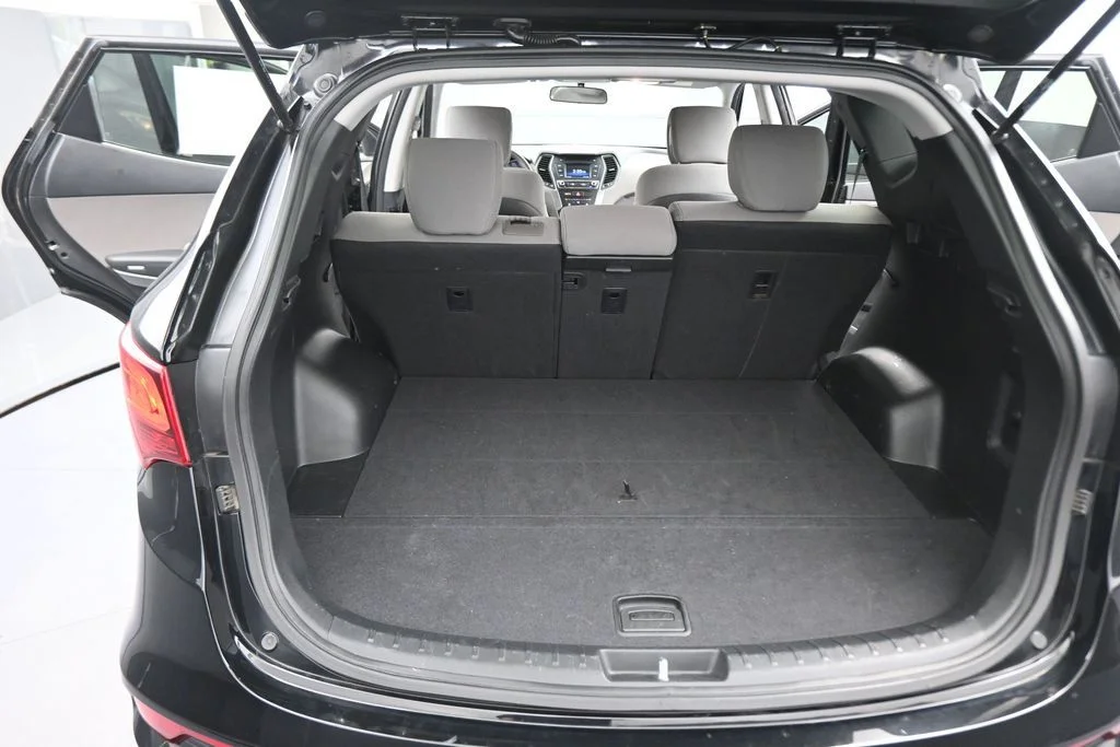 Used 2017 Black Hyundai 2.4 Base image 40