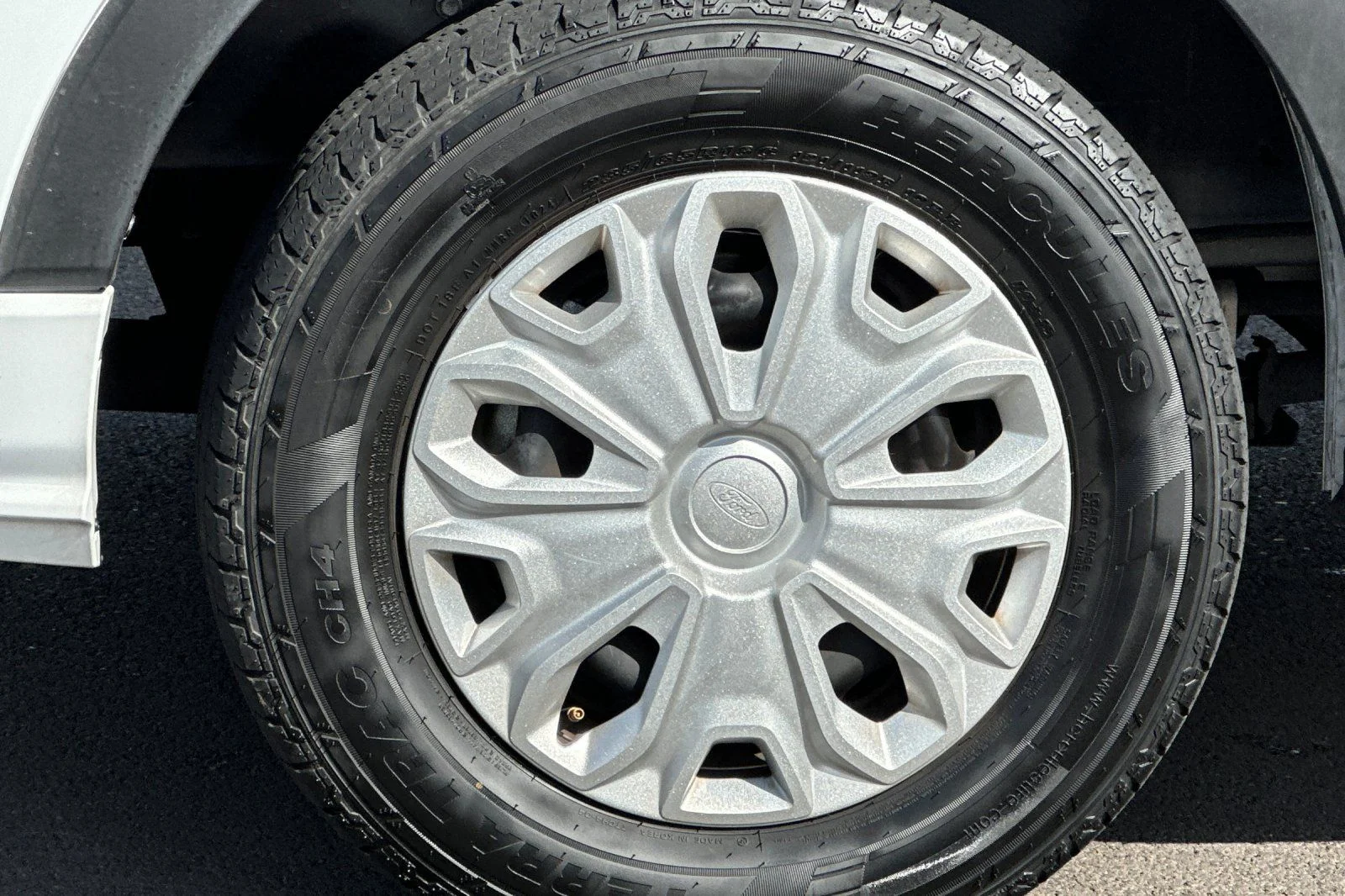 2023 Ford Transit Passenger Van XLT - Photo 31