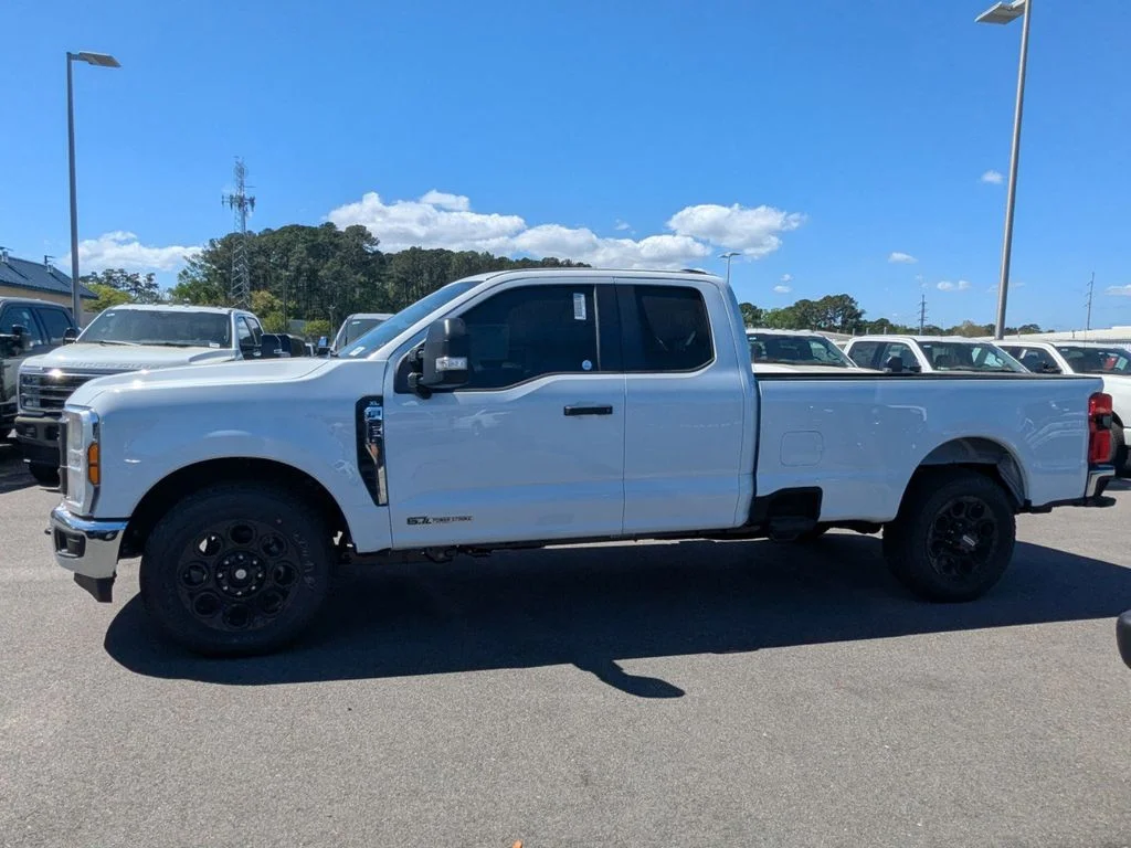 New 2026 Oxford White Ford XL image 7