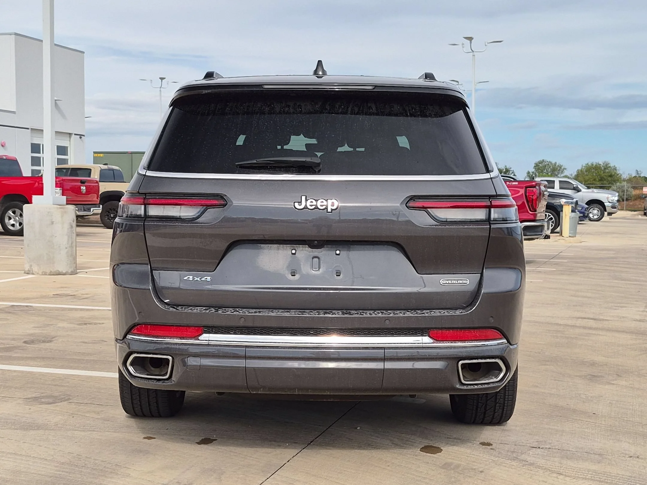 Used 2023 Gray Jeep Overland image 4