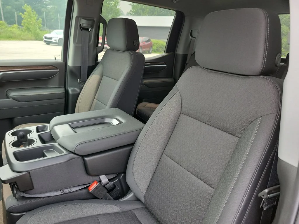 New 2026 Sterling Gray Metallic Chevrolet LT (2FL) image 5