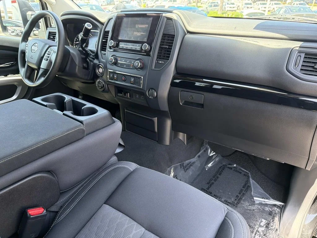 Used 2022 SUPER BLACK Nissan SV image 34