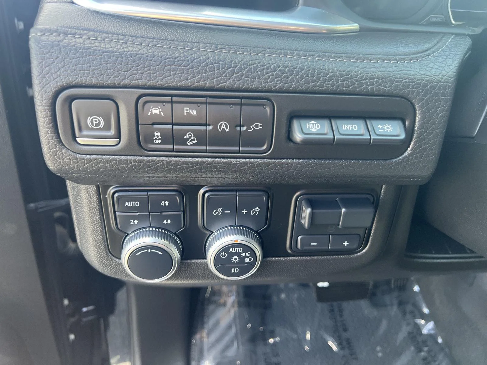 2021 GMC Yukon XL Denali - Photo 17