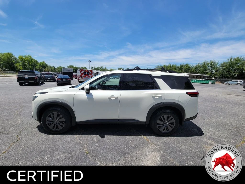 Used 2022 White Nissan SV image 2