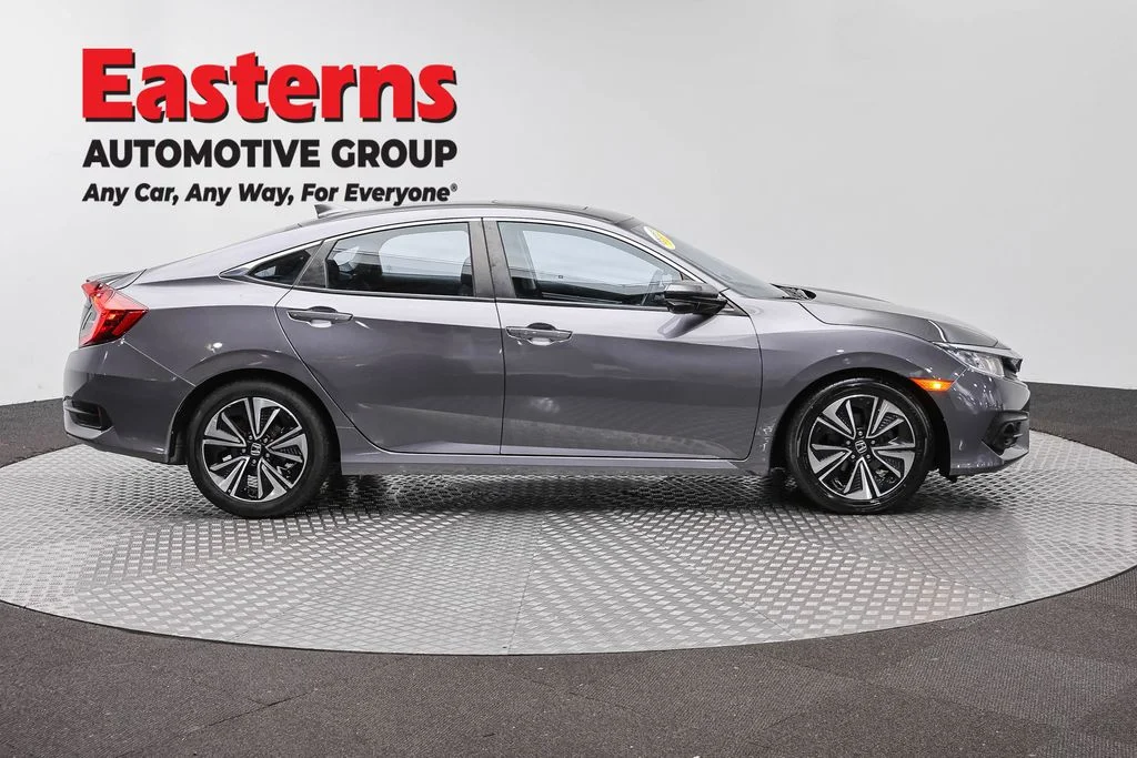 Used 2017 Gray Honda EX-T image 4
