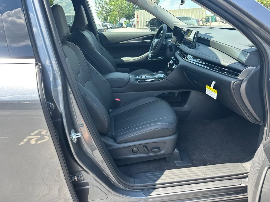 New 2027 GRAPHITE SHADOW INFINITI Luxe FWD image 11
