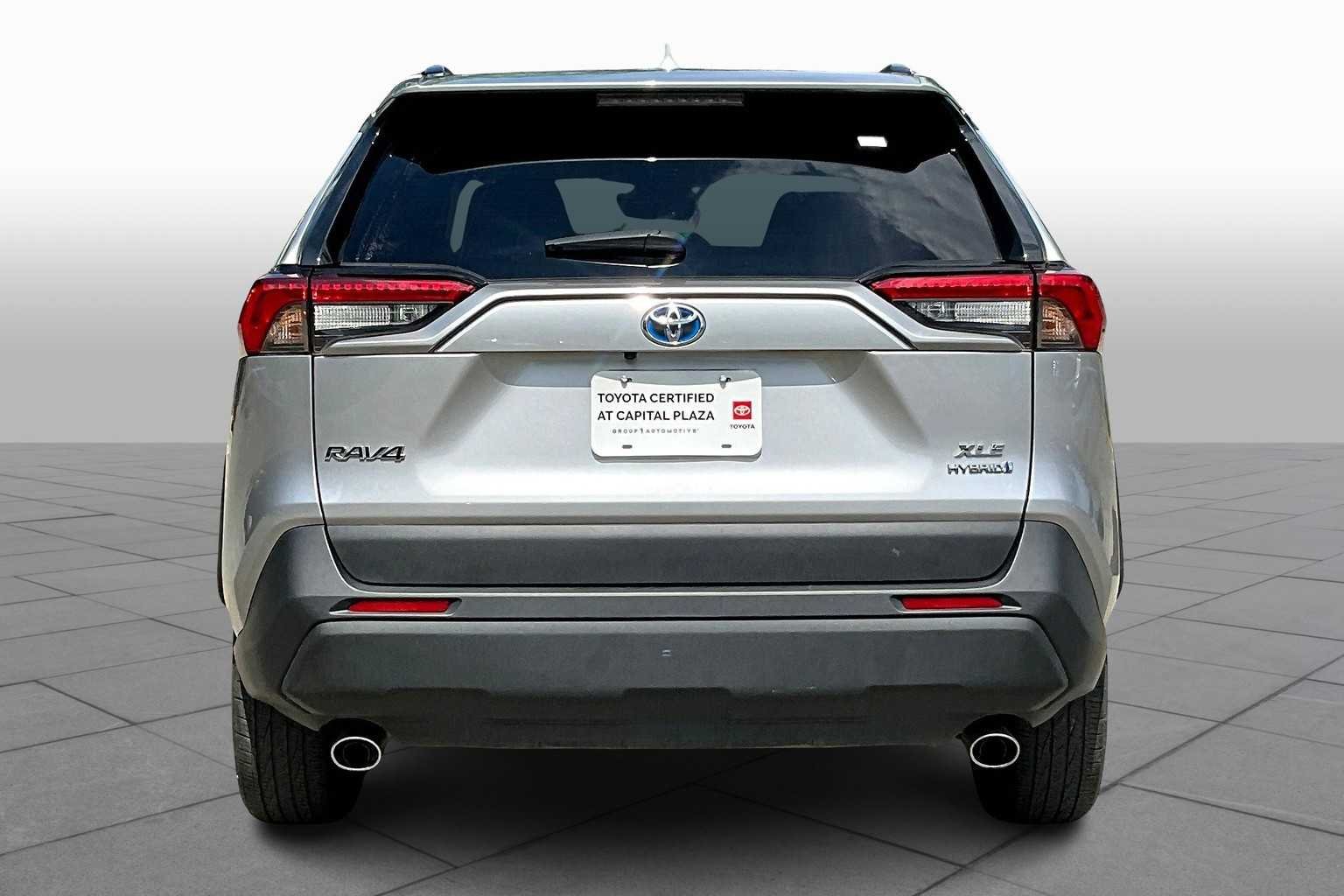 2022 Toyota RAV4 XLE - Photo 7