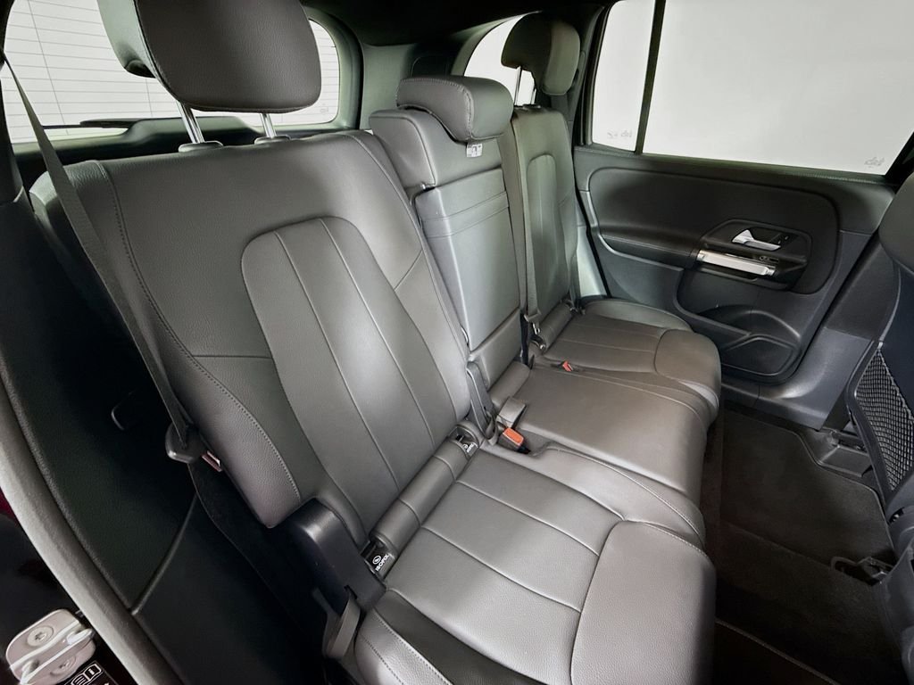 Used 2025 Black Mercedes-Benz GLB 250 image 25
