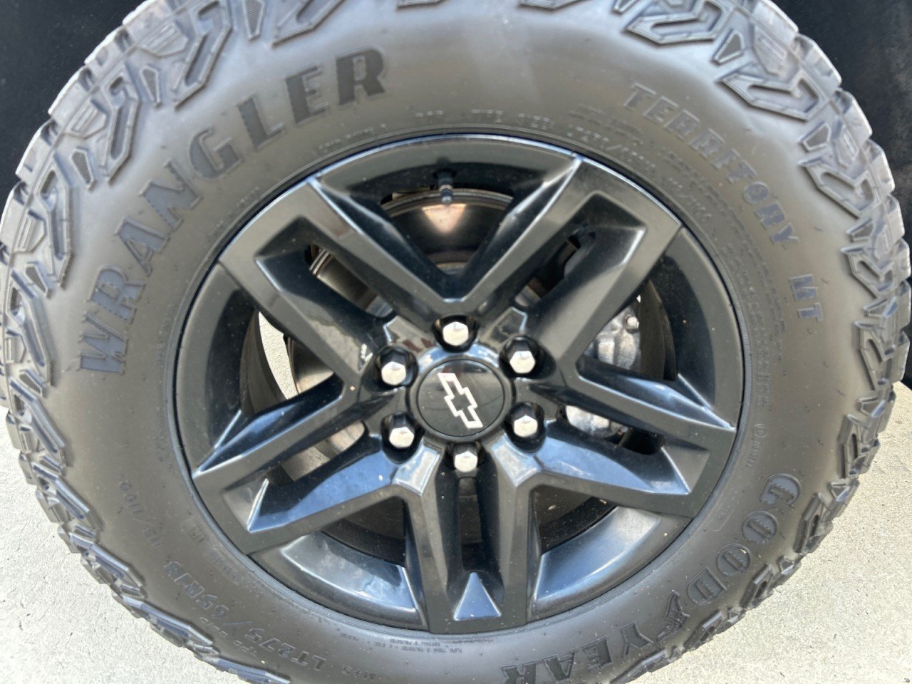Used 2024 Summit White Chevrolet LT Trail Boss image 9