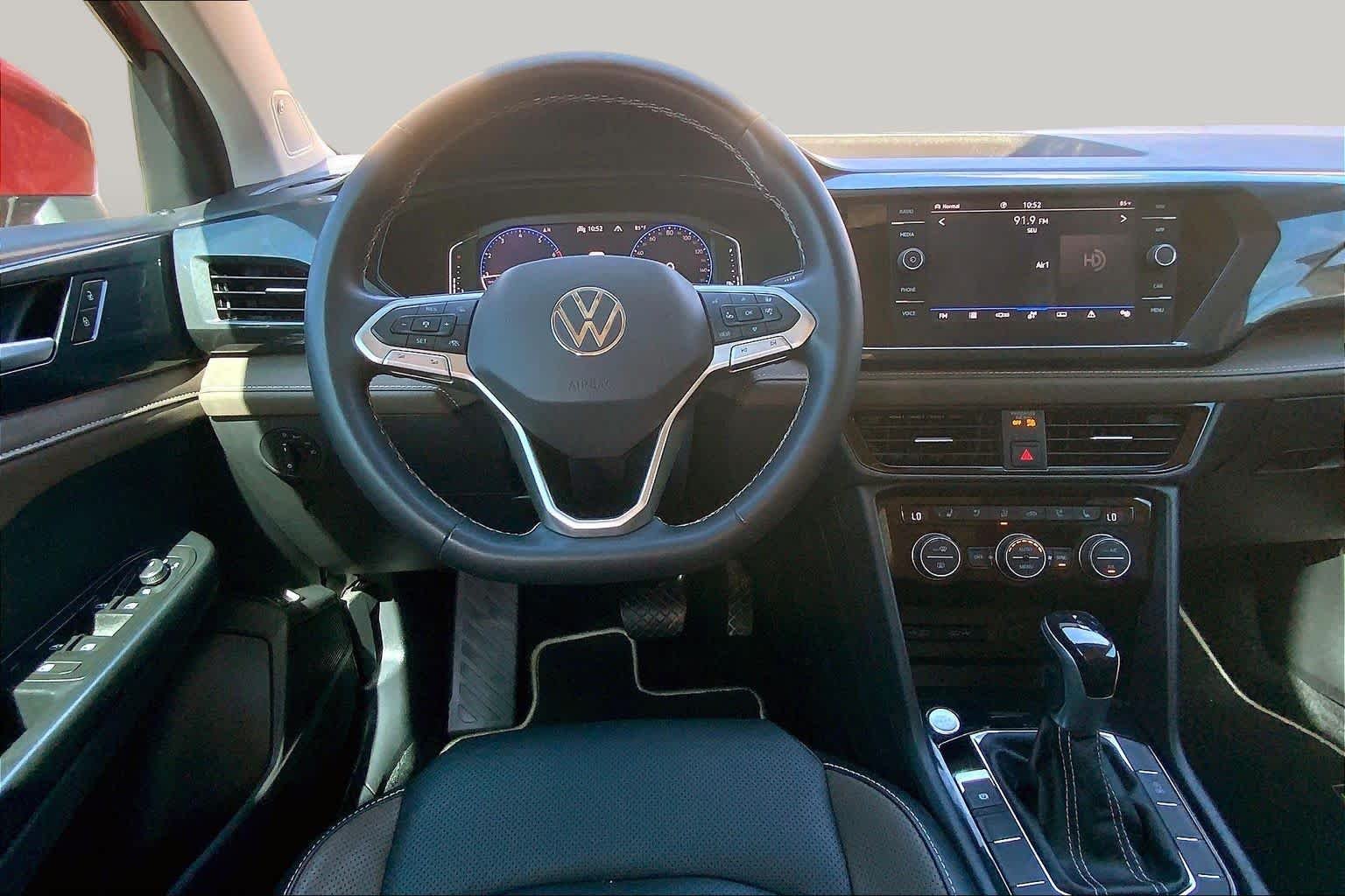 Certified Used 2022 Kings Red Metallic Volkswagen SEL image 6