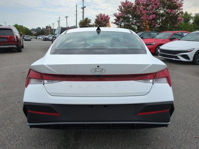 New 2026 White Hyundai SE image 6