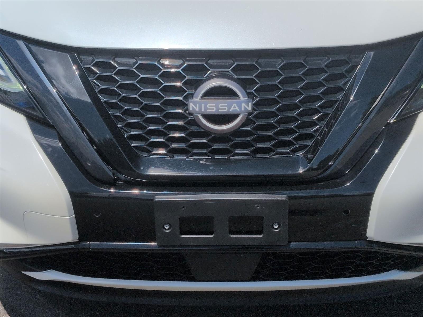 Used 2023 Pearl White Tricoat Nissan SV image 14