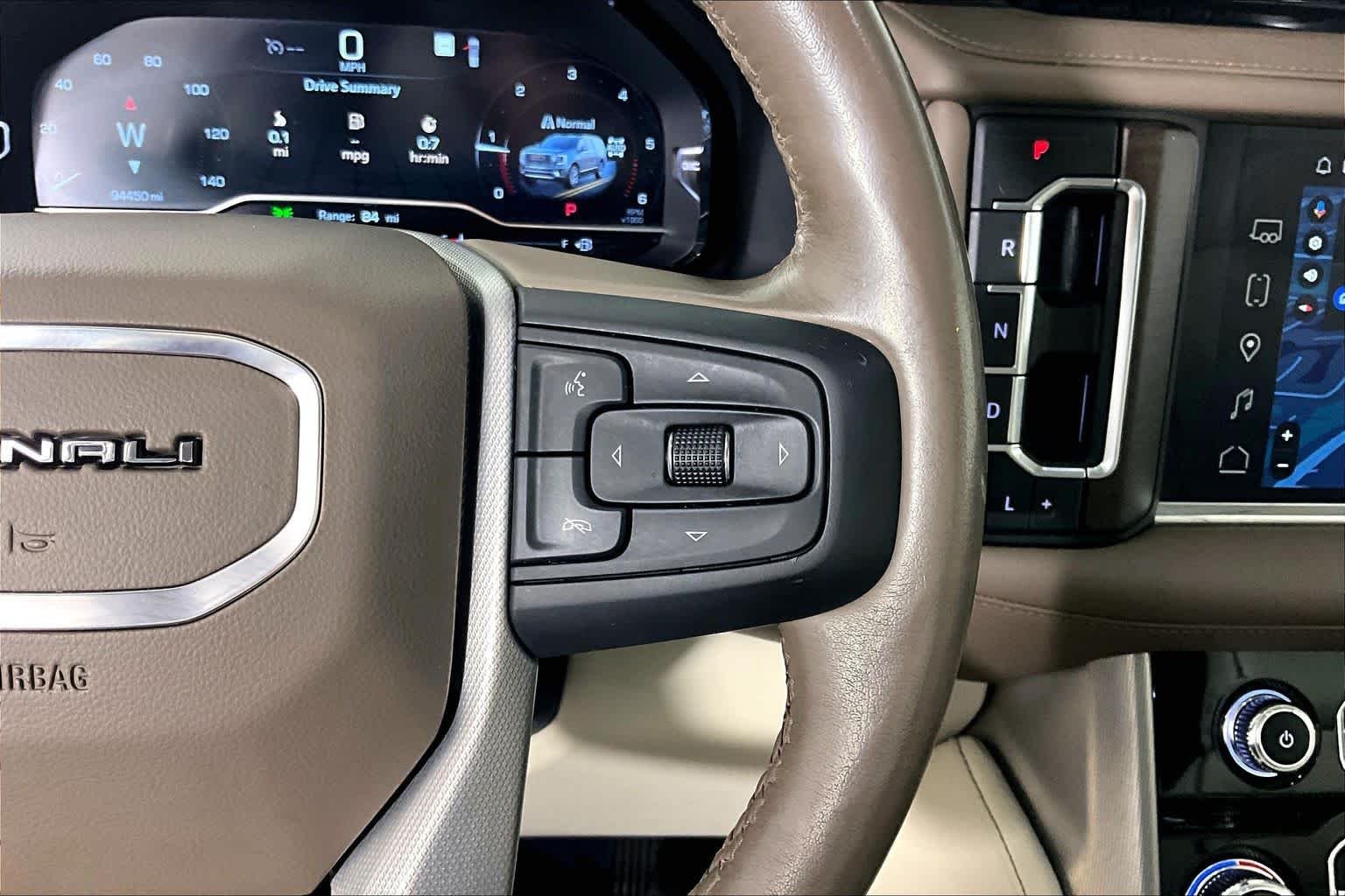 Used 2022 ONYX BLACK GMC Denali image 24